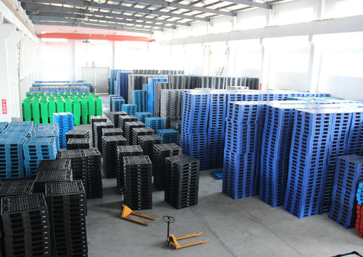 選擇專業(yè)的德州塑料托盤加工廠家有哪些優(yōu)點？
