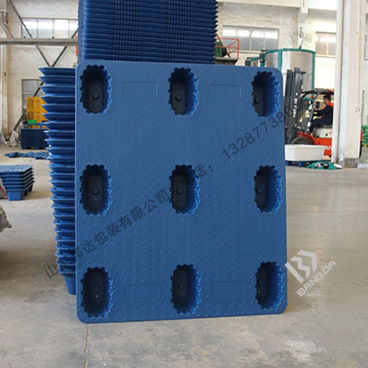 九腳吹塑托盤環保又有特色