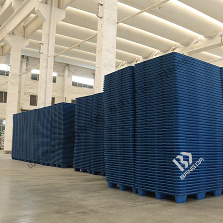 九腳吹塑托盤：物流、快遞等行業倉庫周轉小能手